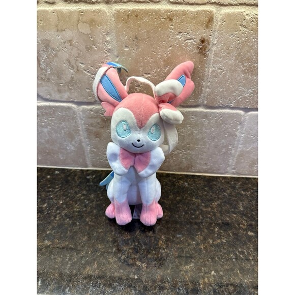 Pokémon Sylveon 11” Plush EUC - Picture 1 of 6